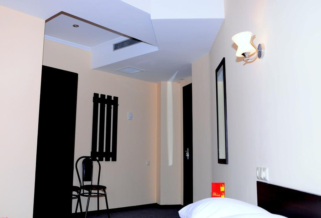 Shine In Kobuleti Otel Oda fotoğraf